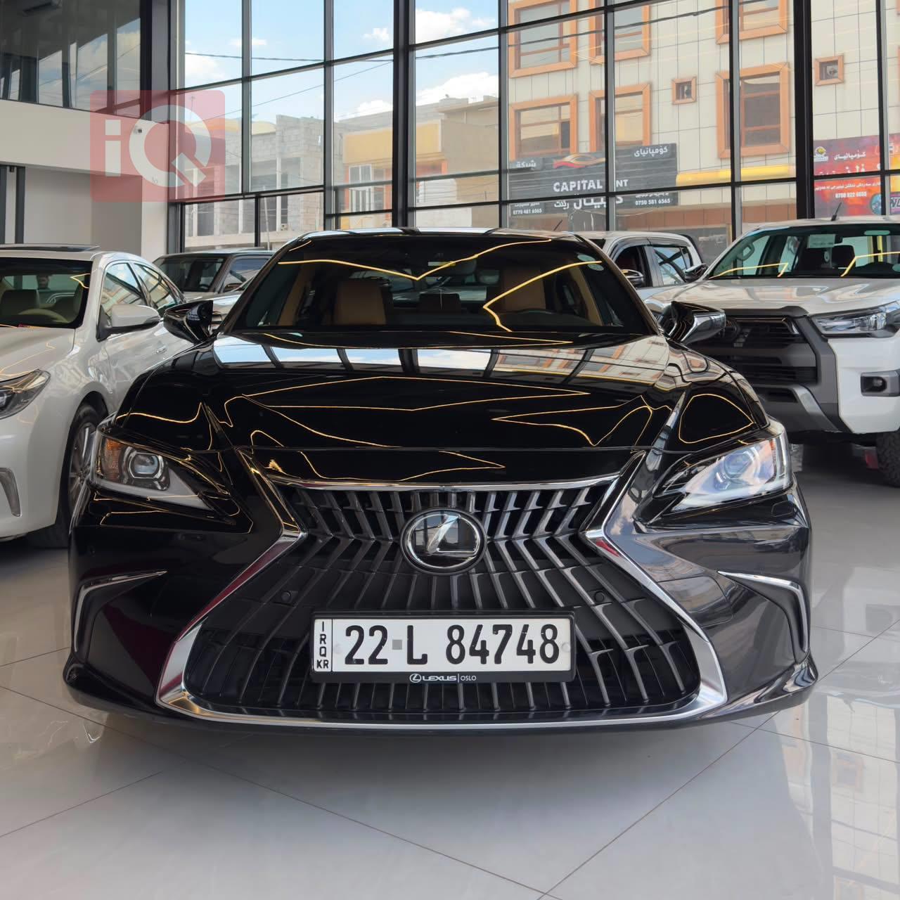 Lexus ES